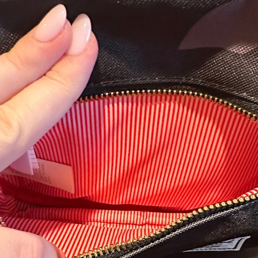 Herschel Supply Company Black and Gray Belt Bag - Picture 2 of 2